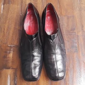 Combination patent and leather Amalfi by Rangoni loafers